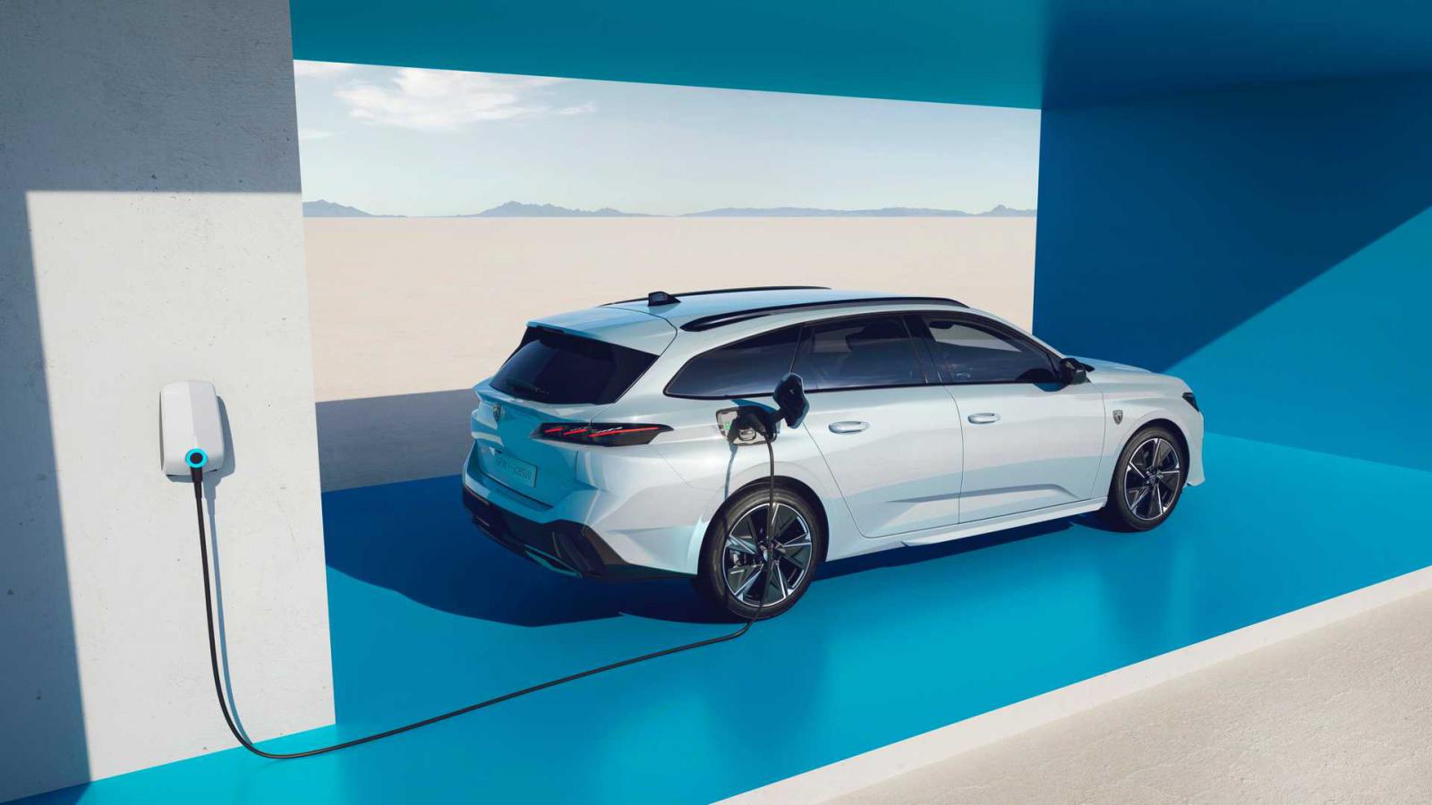 Ντεμπούτο για το Peugeot E-308 E Style